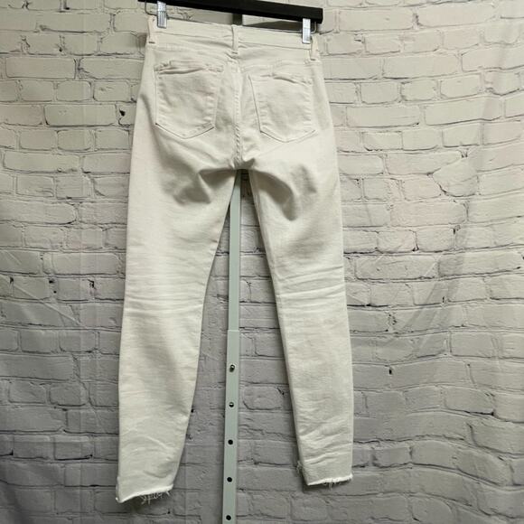 FRAME - Le Skinny De Jeanne Raw Hem Jeans in Blancv - Picture 3 of 8